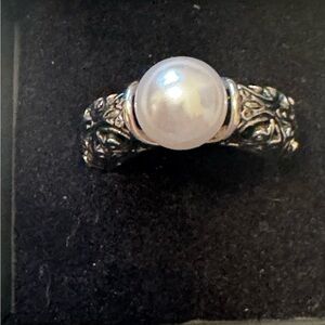 Elegant Silver Pearl Ring